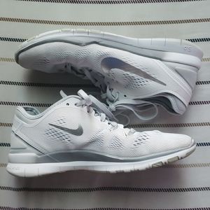White Nike Free TR Fit 5